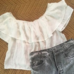 🌙White off the shoulder top
